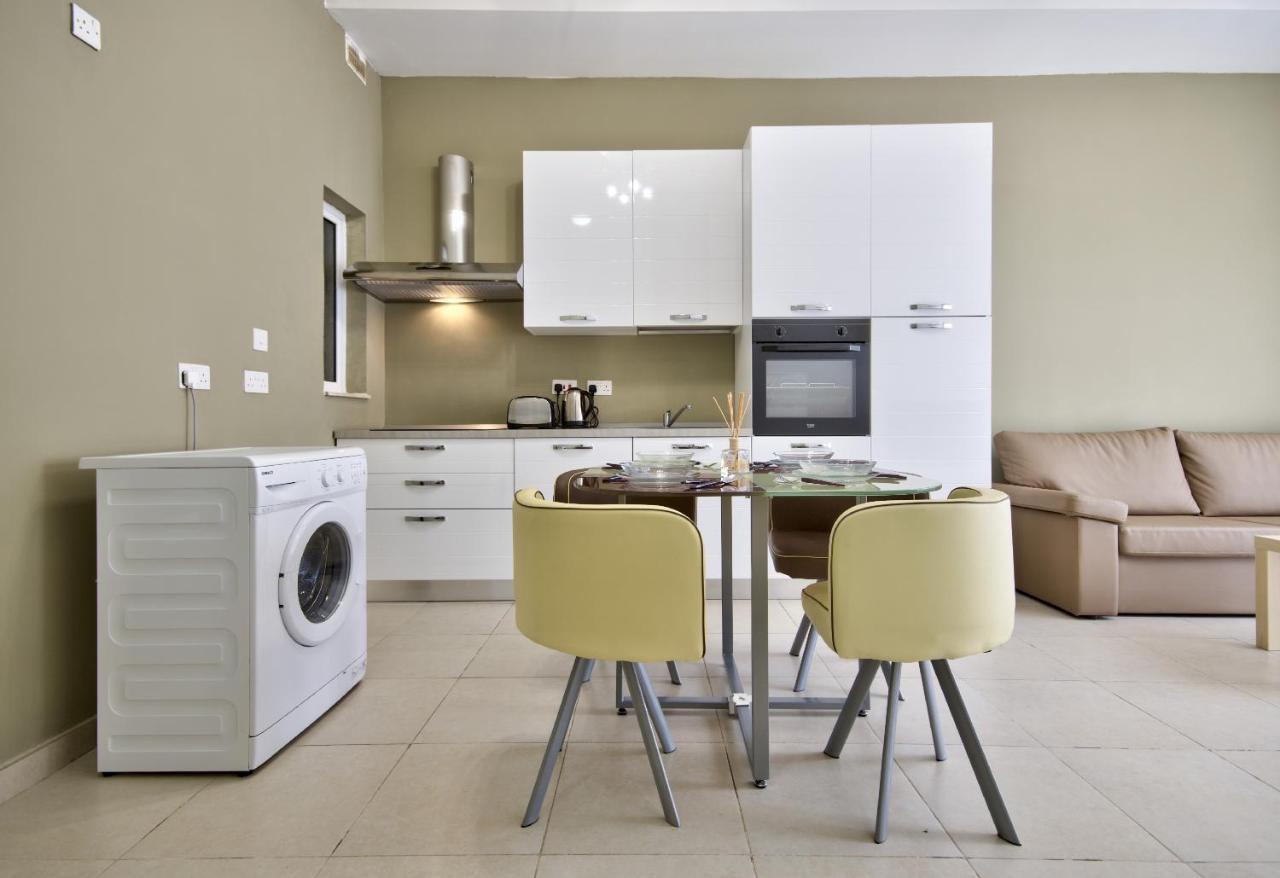 Azure Haven - Gzira Apartments And Penthouse By Shortletsmalta Exterior photo