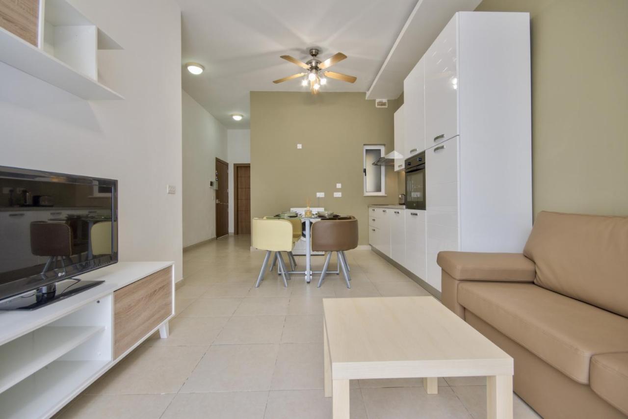 Azure Haven - Gzira Apartments And Penthouse By Shortletsmalta Exterior photo