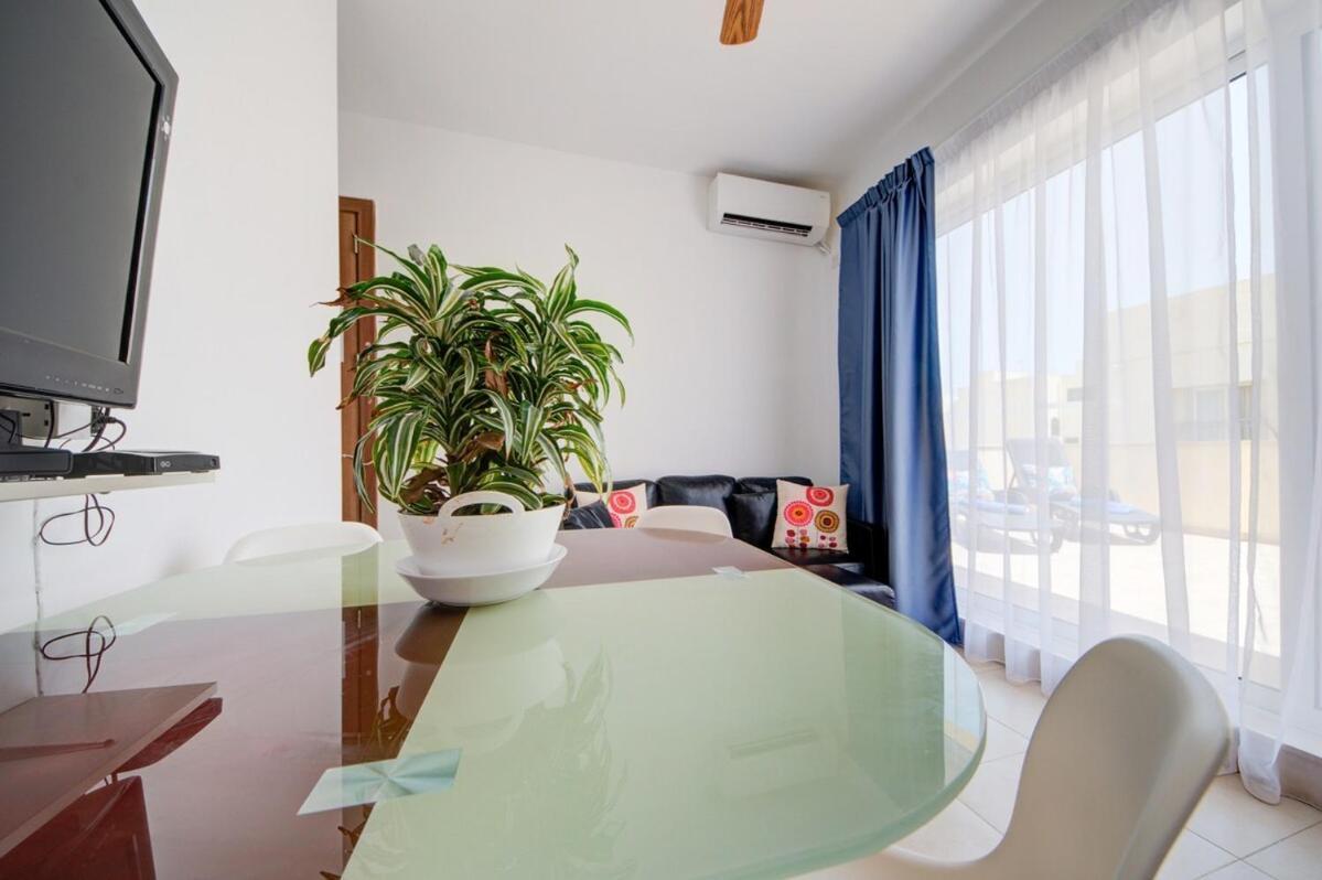 Azure Haven - Gzira Apartments And Penthouse By Shortletsmalta Room photo
